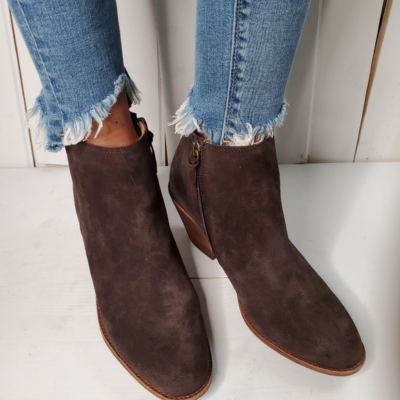 Sofft Tilton Dark Brown Two Tone Booties - Picture 6 of 16